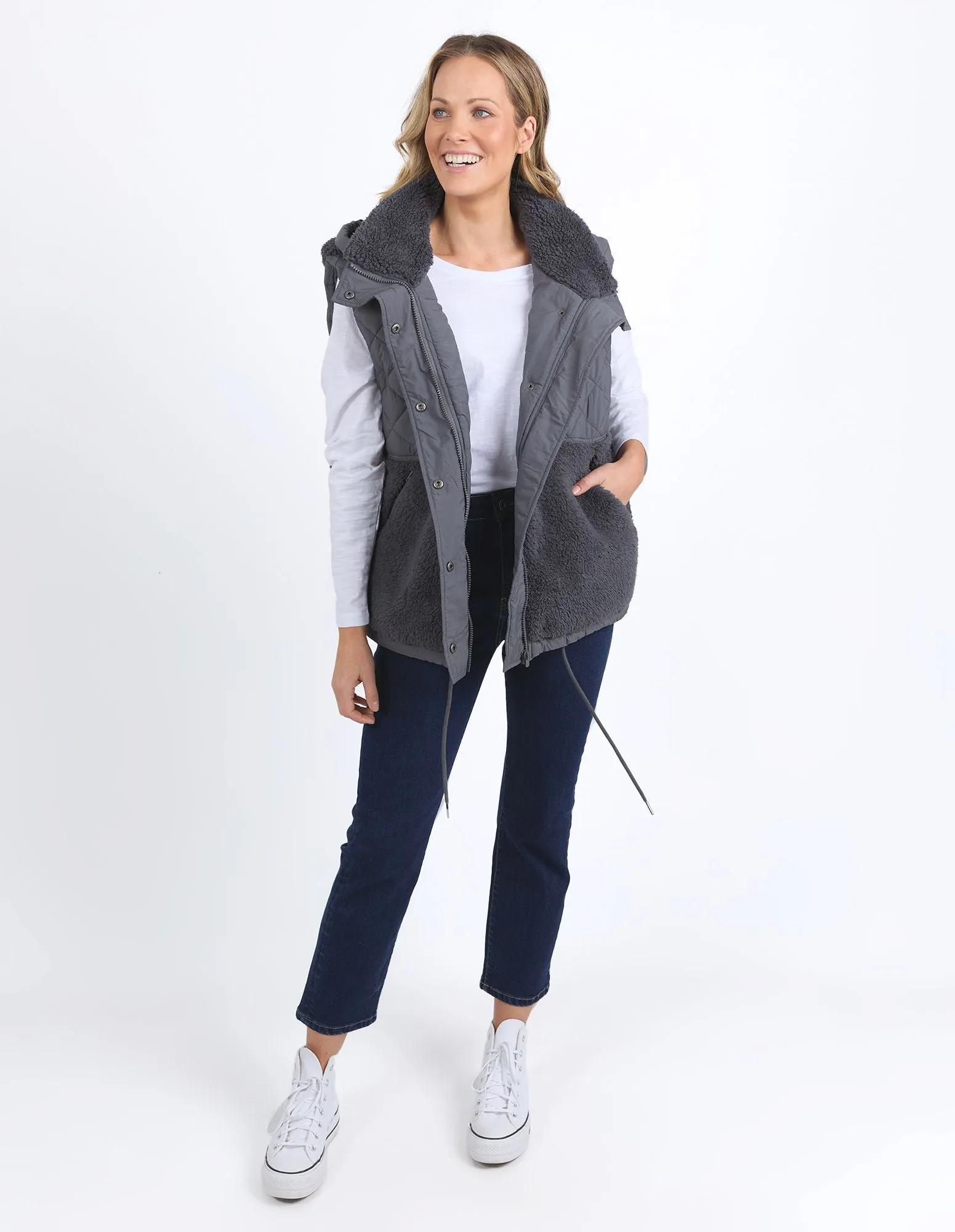Alaska Quilted Vest - Charcoal