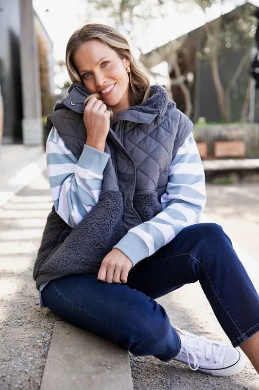 Alaska Quilted Vest - Charcoal