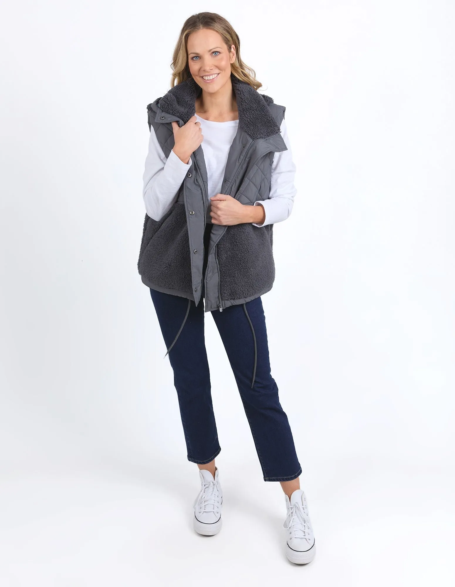 Alaska Quilted Vest - Charcoal