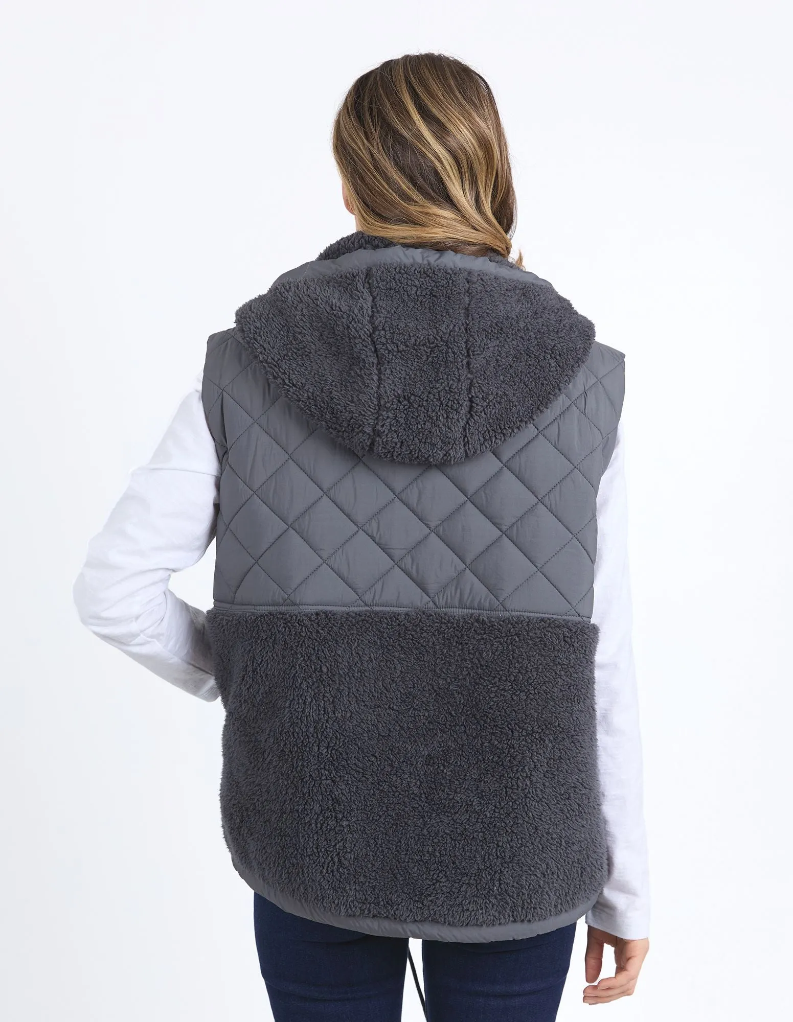 Alaska Quilted Vest - Charcoal