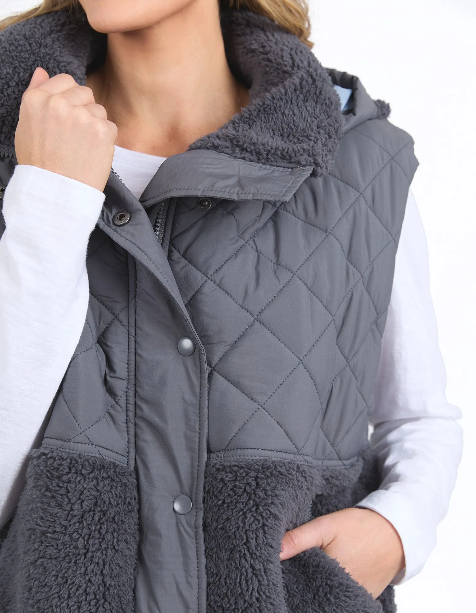 Alaska Quilted Vest - Charcoal