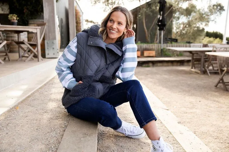Alaska Quilted Vest - Charcoal