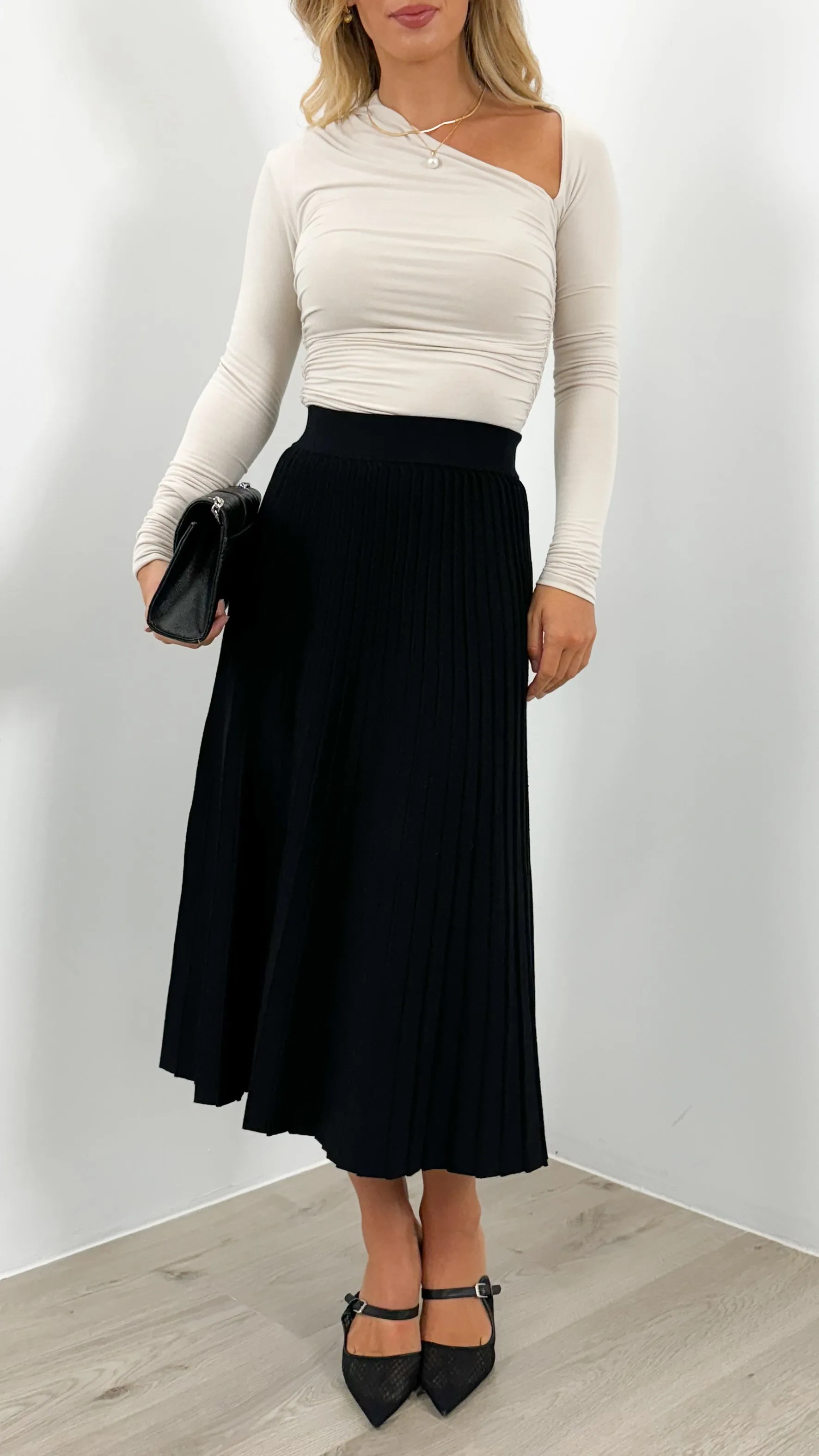 CAMBERWELL KNIT PLEAT SKIRT - BLACK