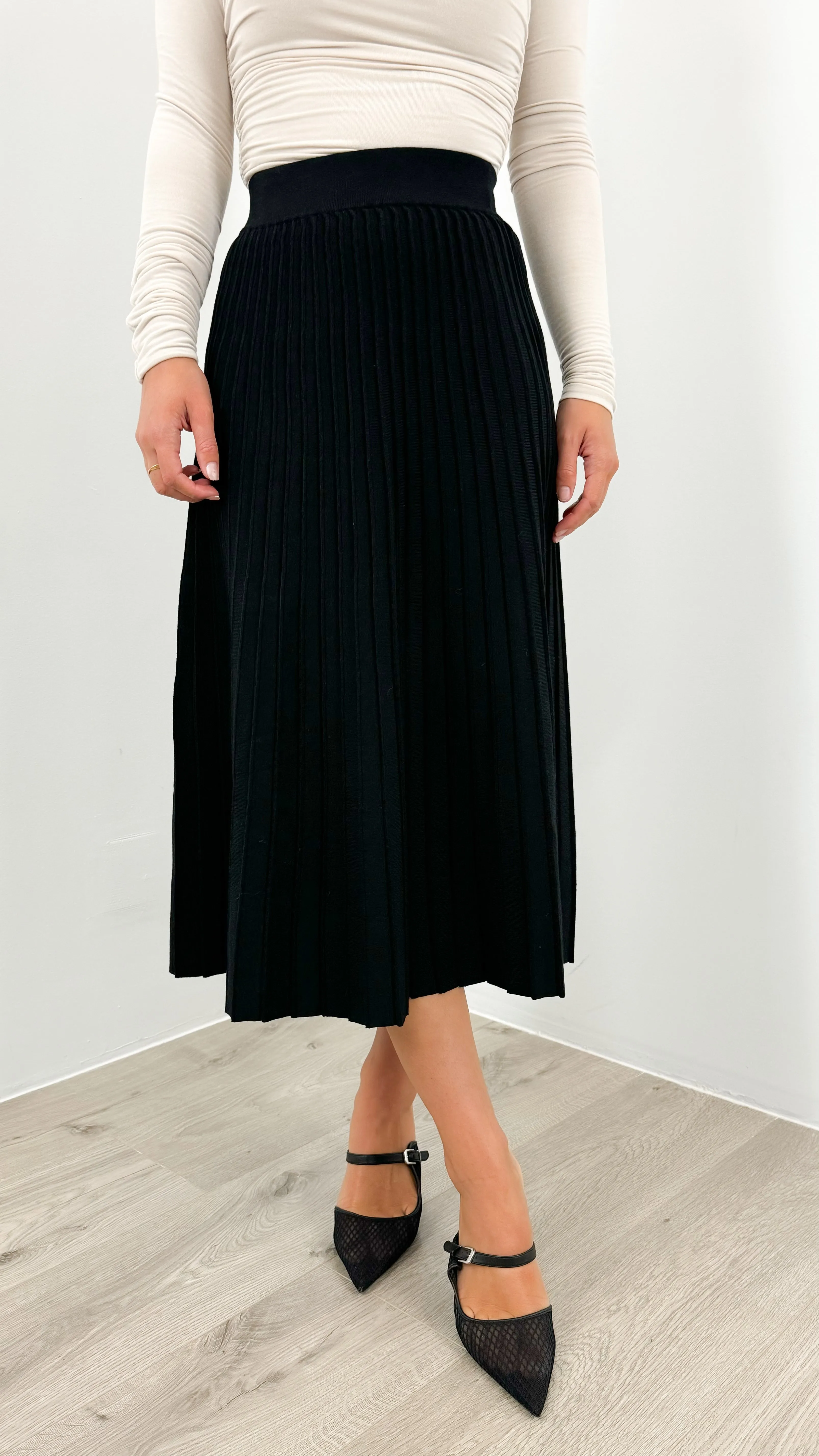 CAMBERWELL KNIT PLEAT SKIRT - BLACK
