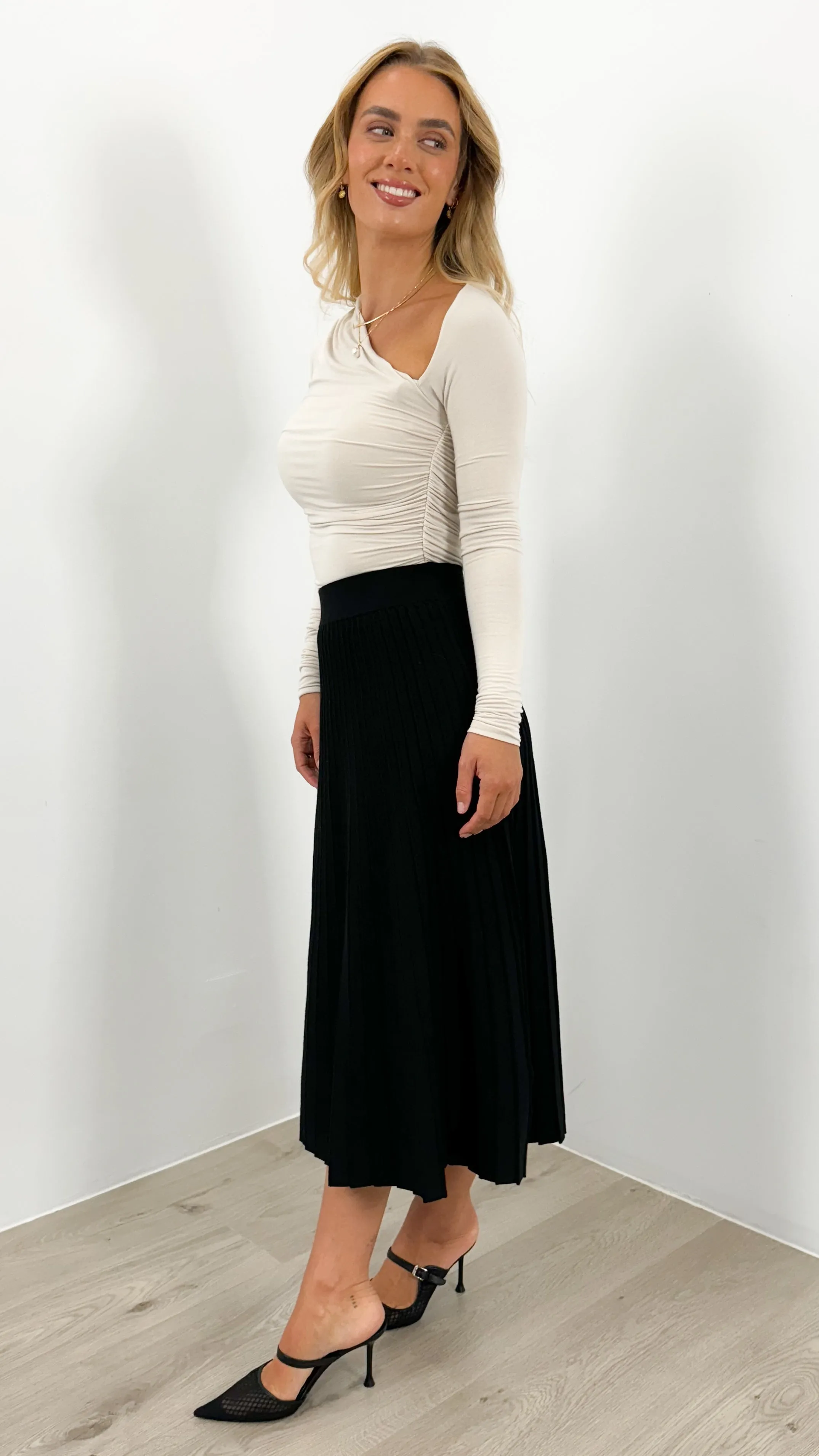 CAMBERWELL KNIT PLEAT SKIRT - BLACK