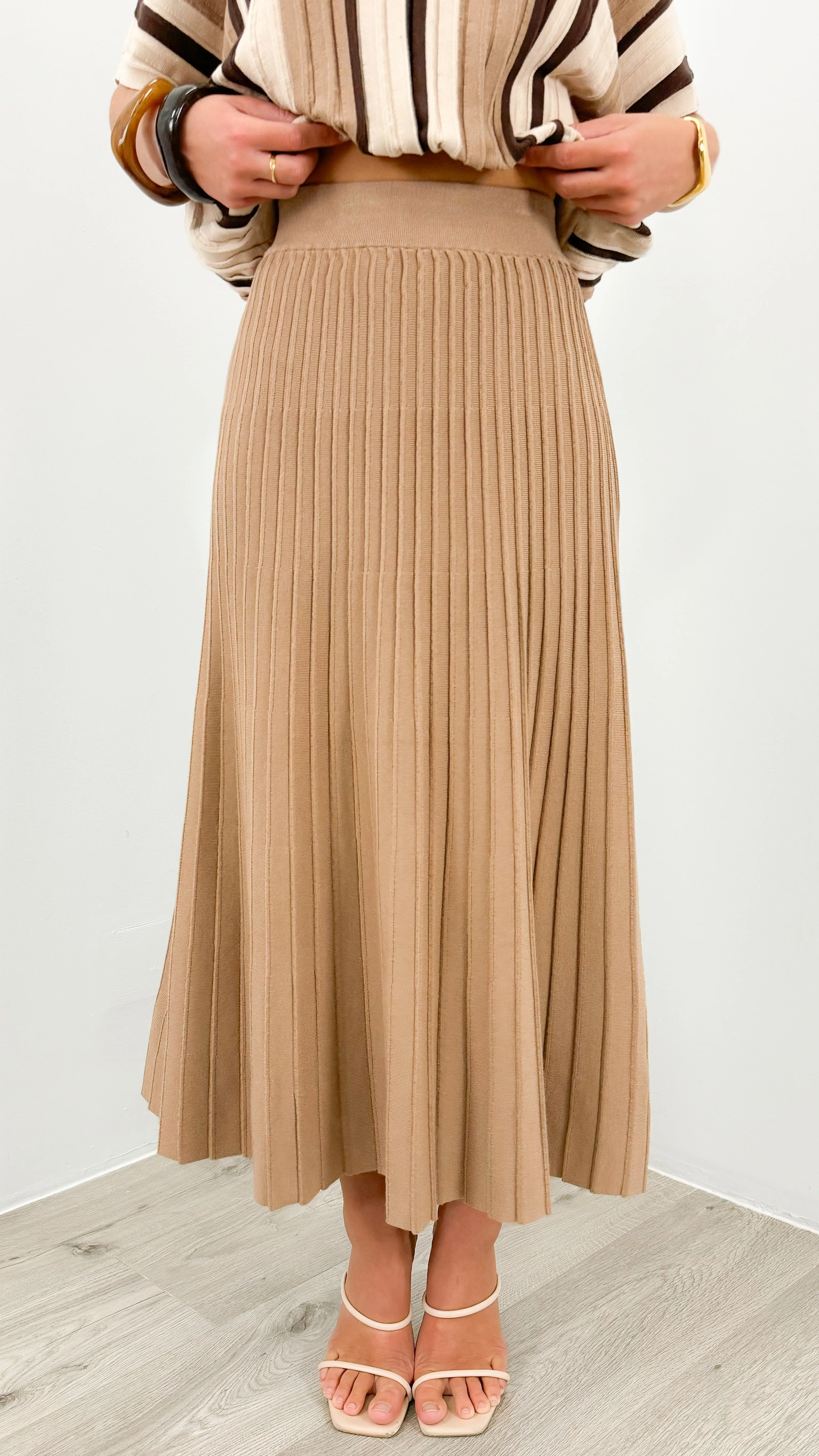 CAMBERWELL KNIT PLEAT SKIRT - ESPRESS0