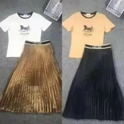Chic Two Pieces Set Design Long Pleated Skirt & T-Shirt Set