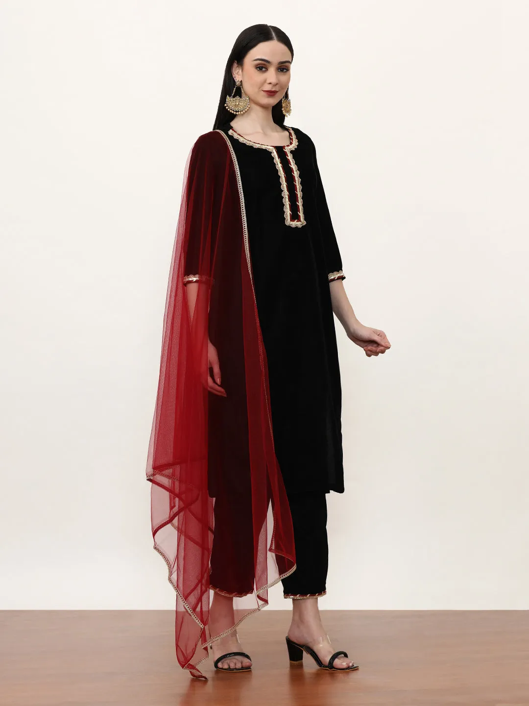 Embroidered Velvet Solid Kurta Sets With Net Dupatta