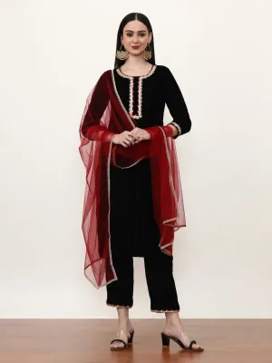 Embroidered Velvet Solid Kurta Sets With Net Dupatta