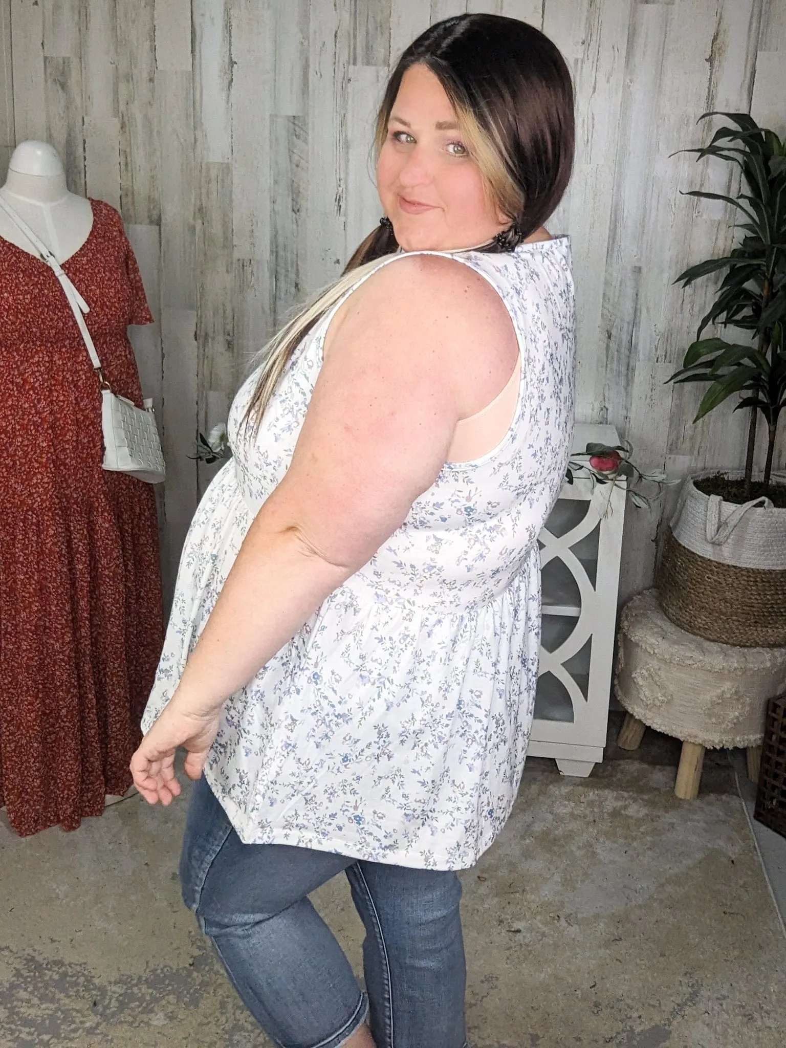 Judy Blue Contrast Wash Capri