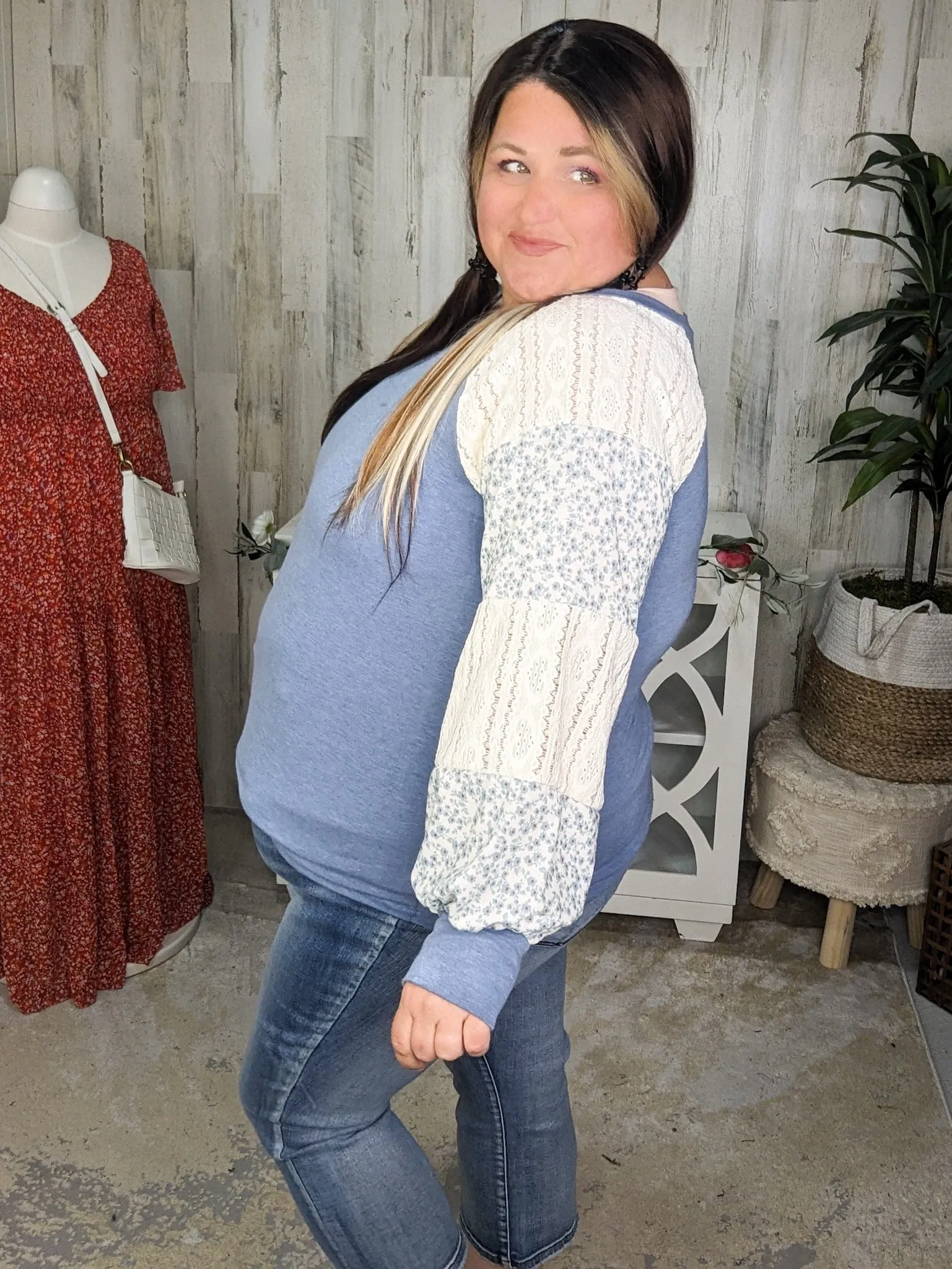 Judy Blue Contrast Wash Capri