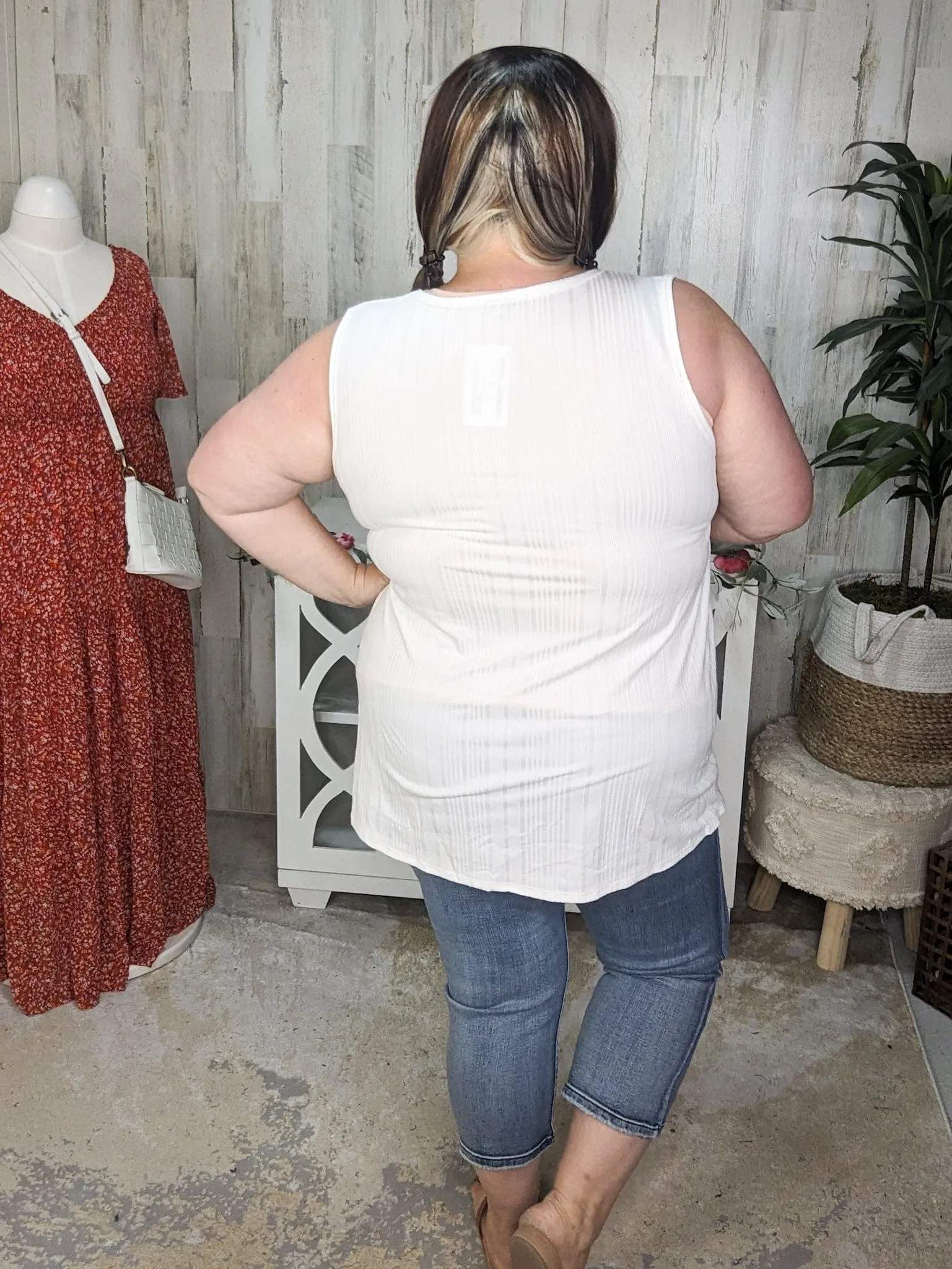 Judy Blue Contrast Wash Capri