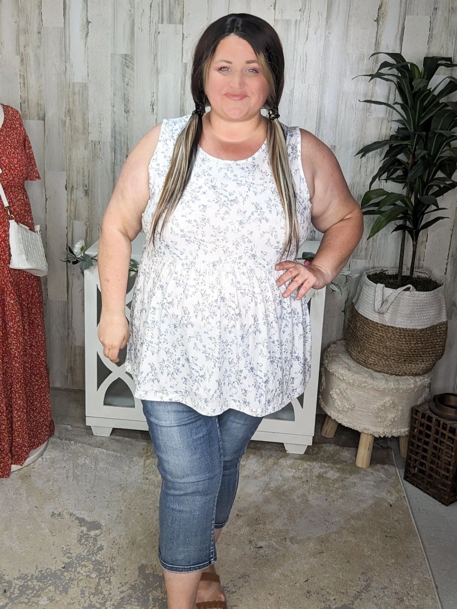 Judy Blue Contrast Wash Capri