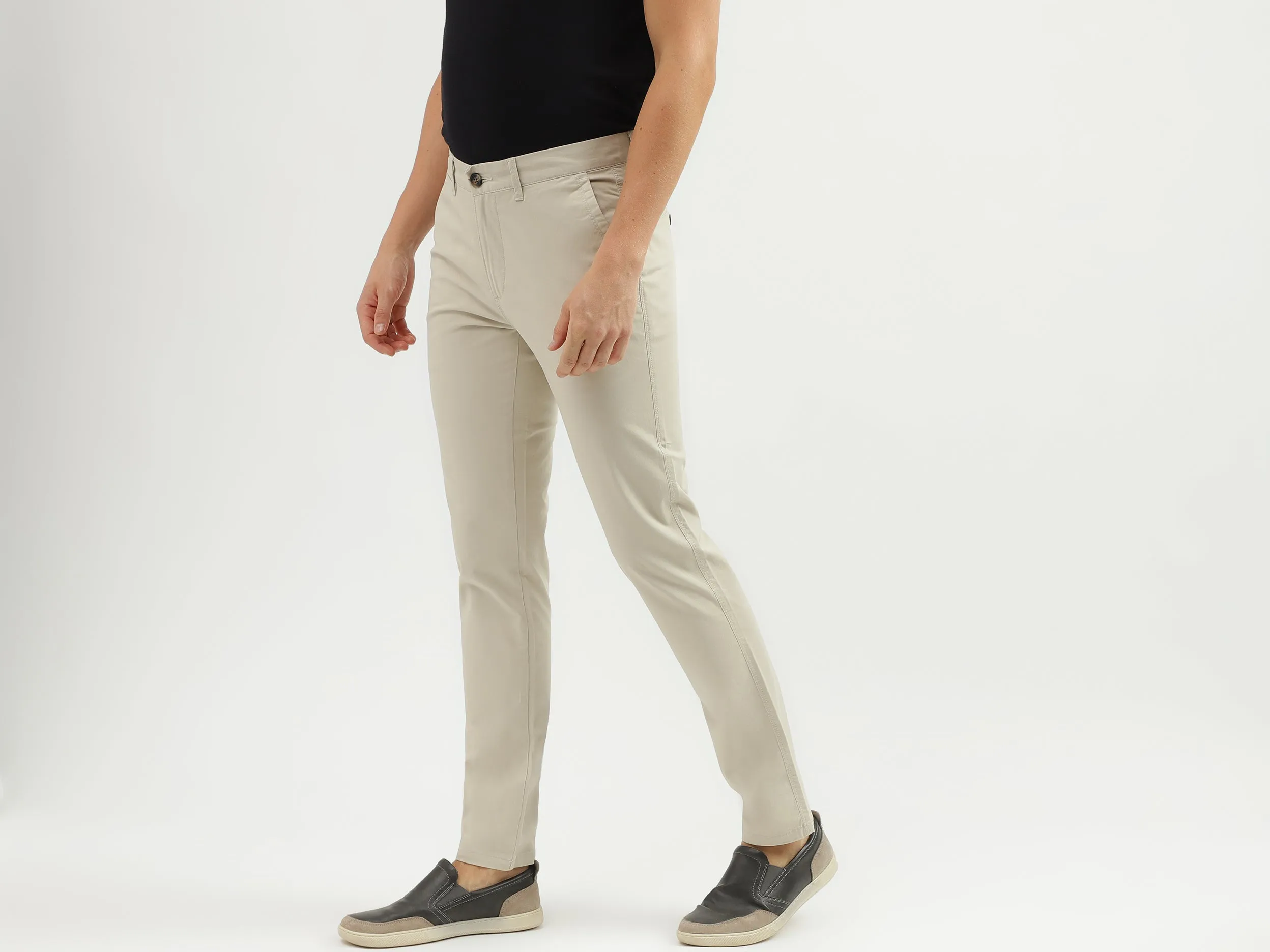 Men's Solid Slim Fit Trousers with Button Closure