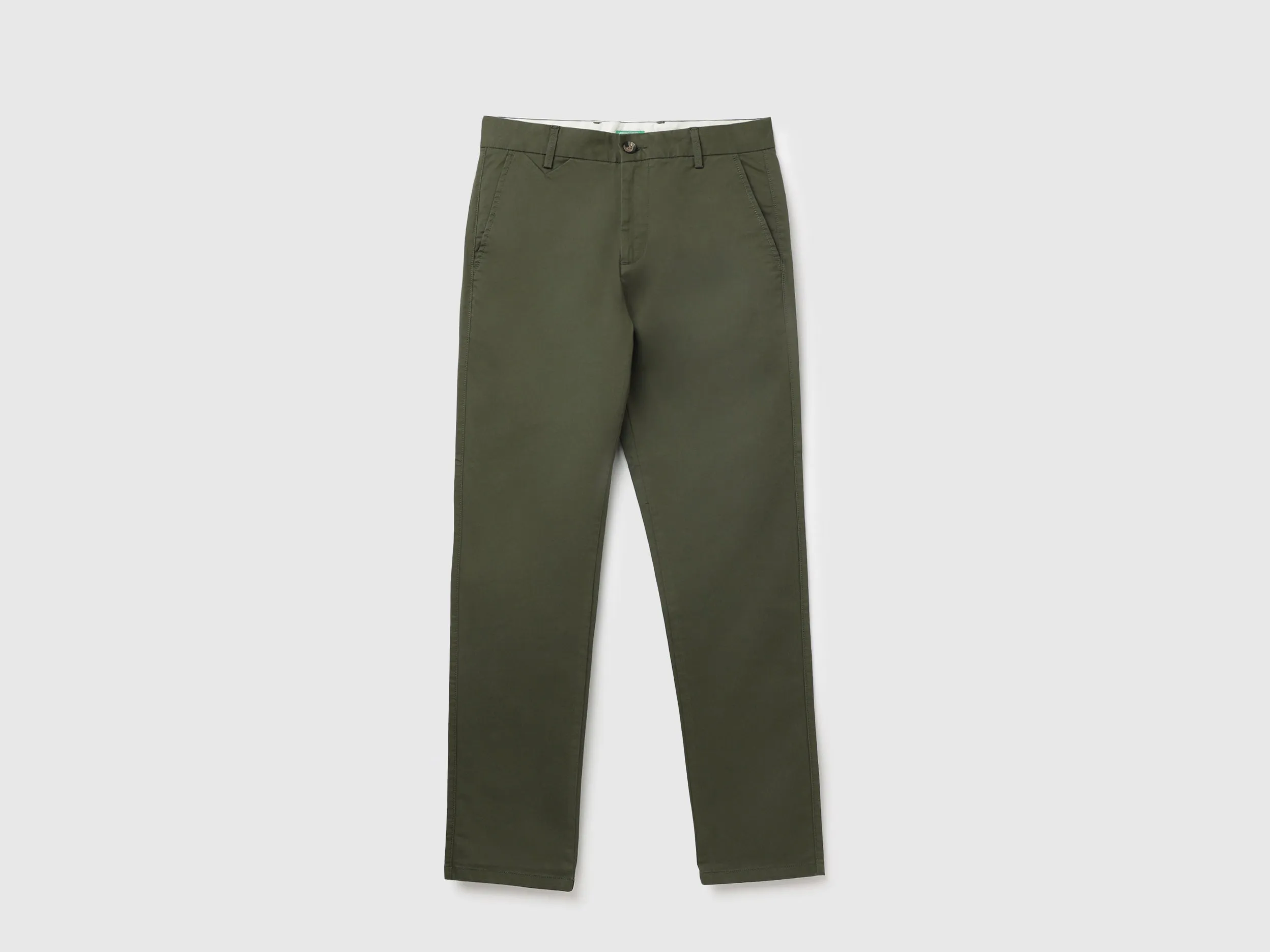Men's Solid Slim Fit Trousers with Button Closure