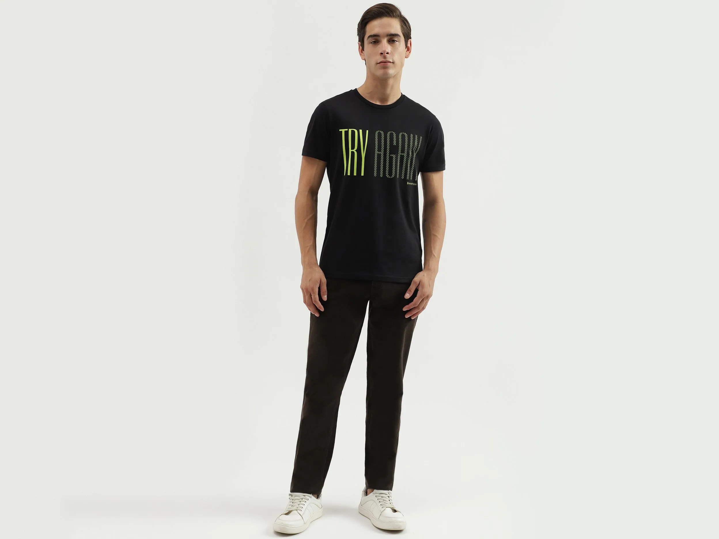 Men's Solid Slim Fit Trousers with Button Closure