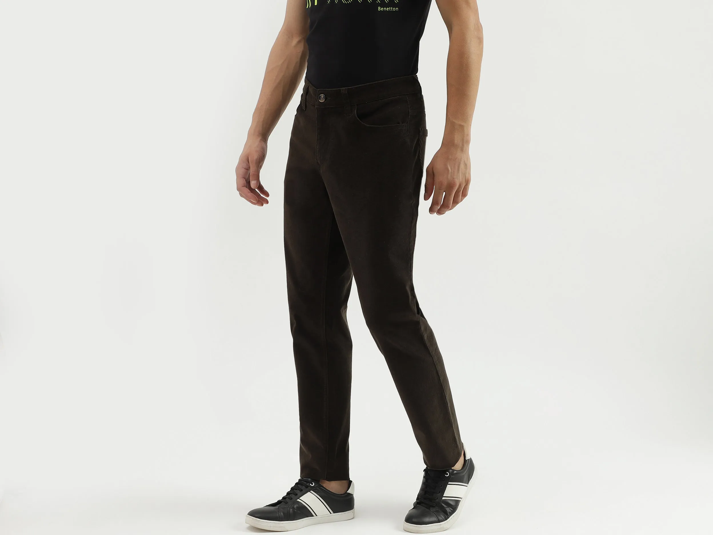 Men's Solid Slim Fit Trousers with Button Closure