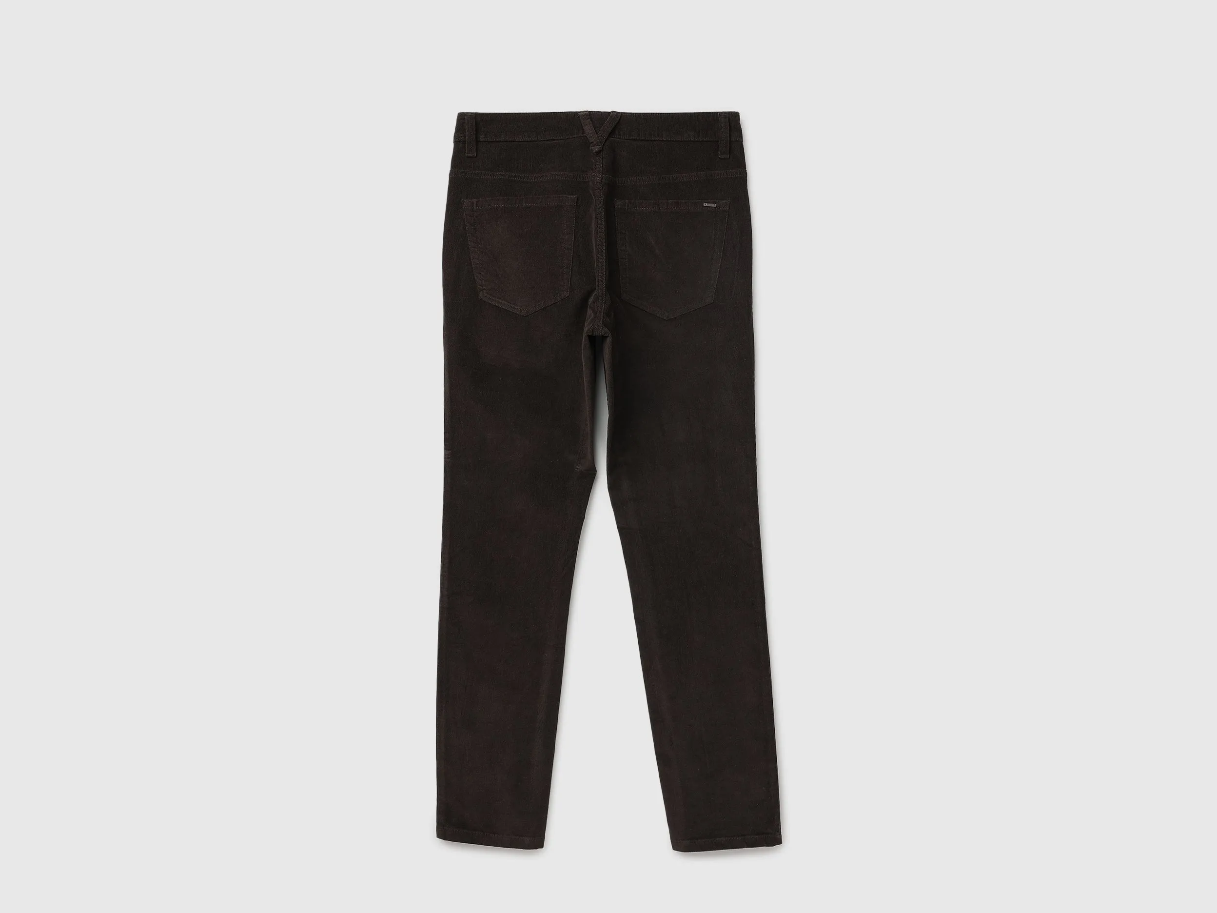 Men's Solid Slim Fit Trousers with Button Closure