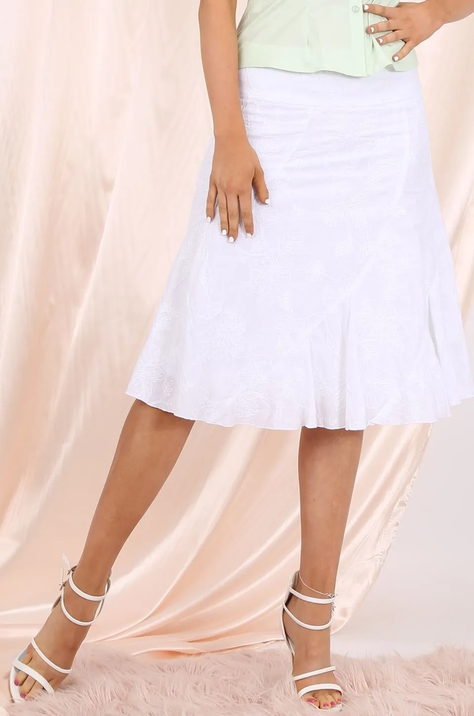 MISS PINKI Georgia Flare skirt in white