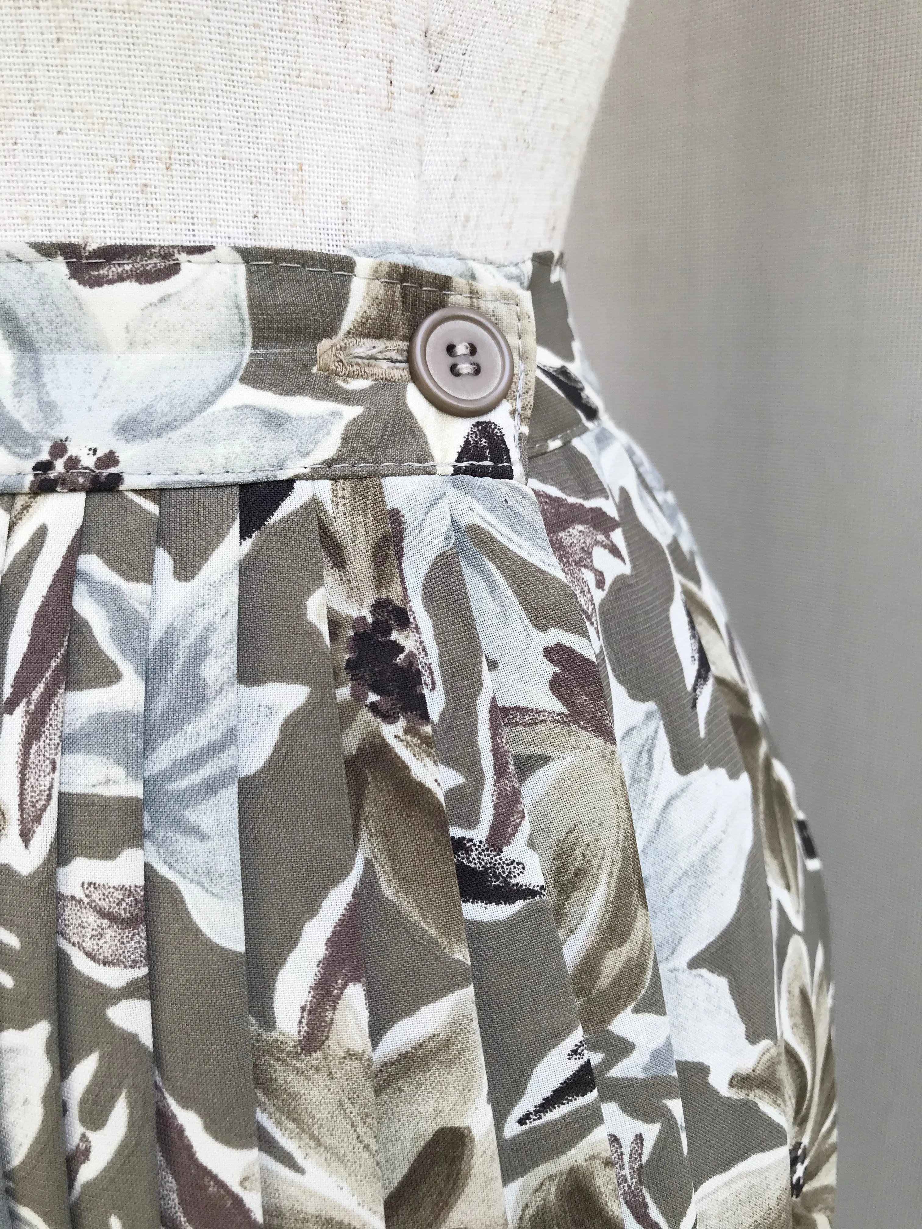 Mossy Beige Pleated Floral Skirt