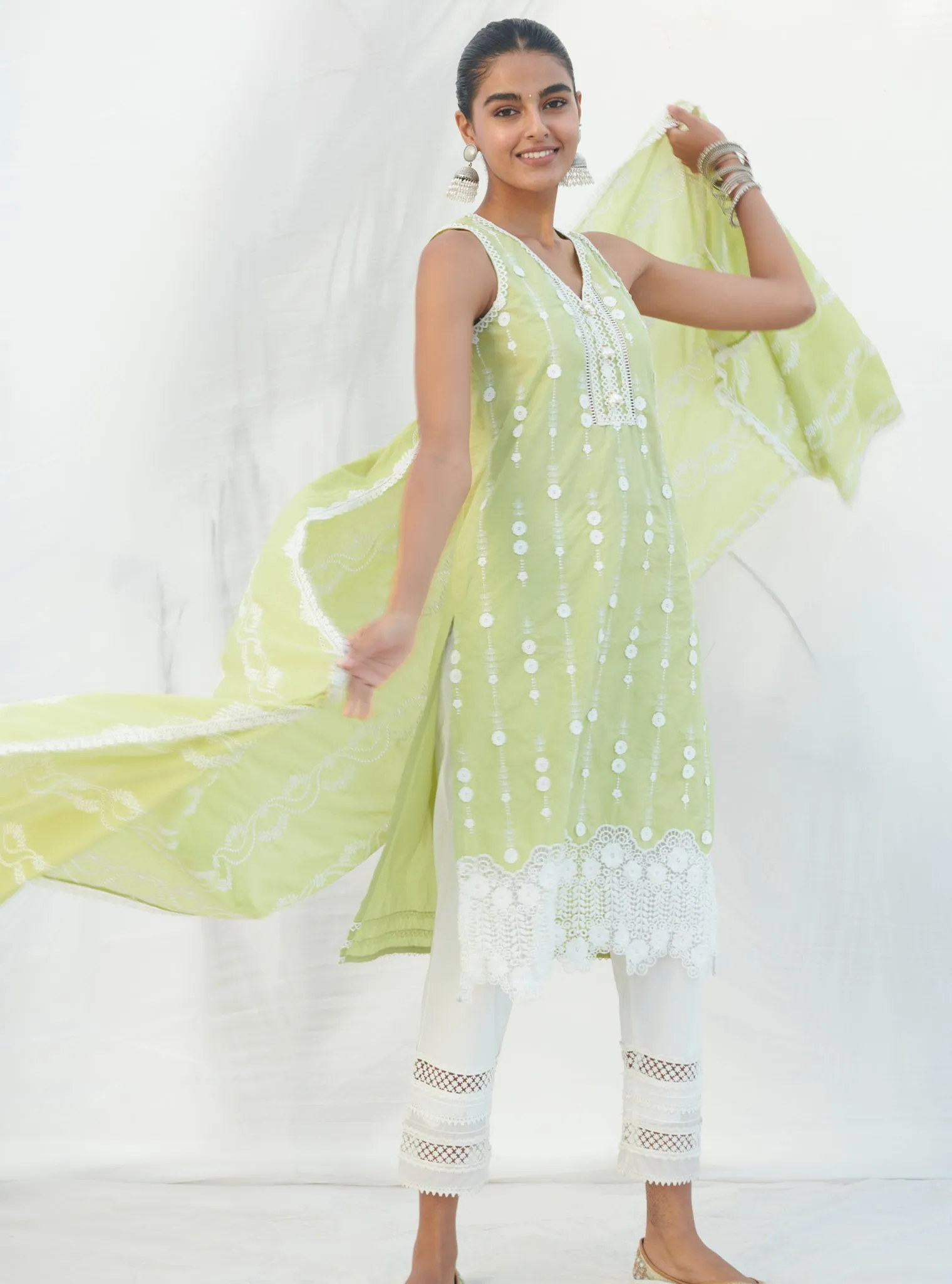 Mulmul Cotton Naroa Lime Kurta With Mulmul Cotton Floral Ladder Slim White Pant