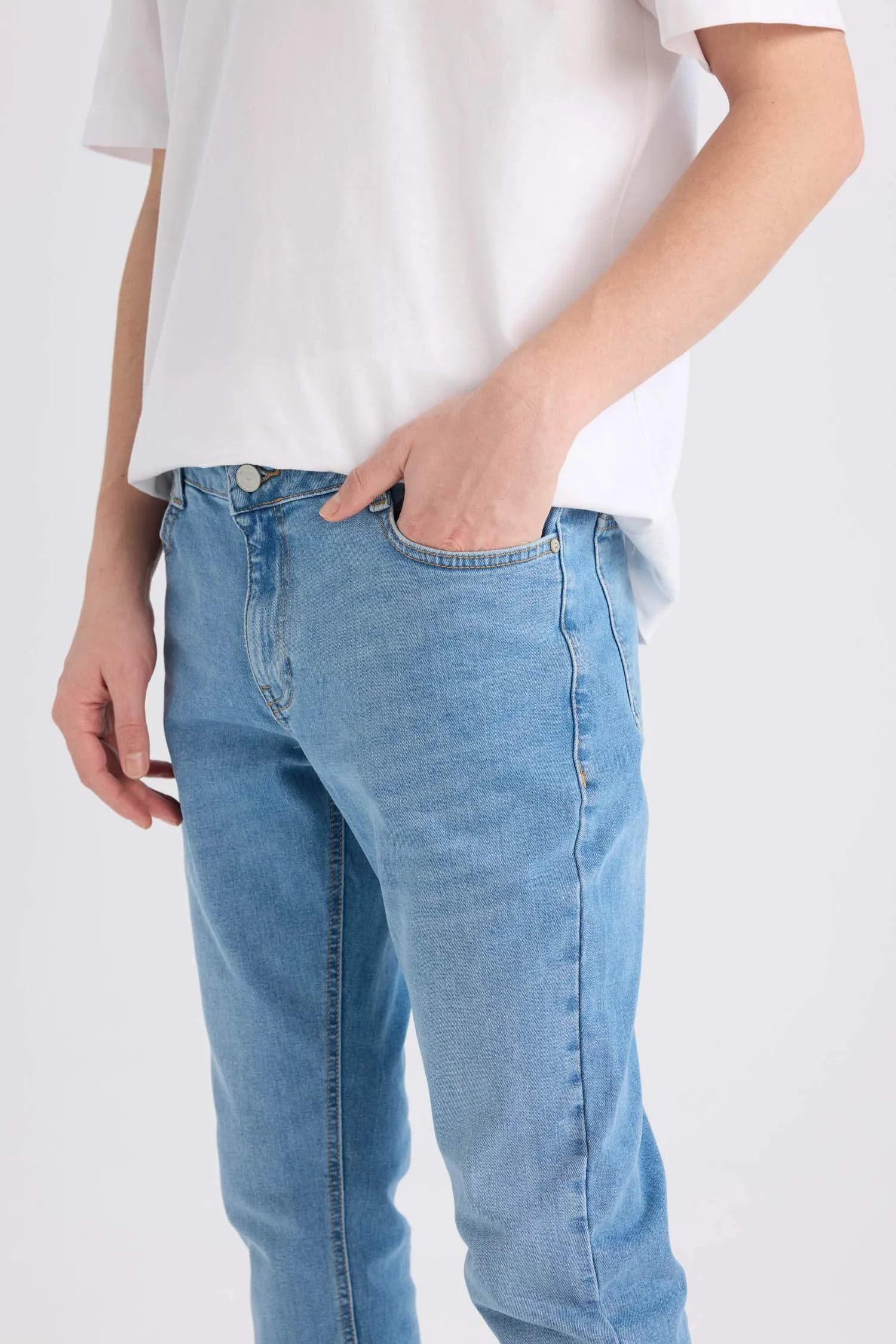 Pedro Slim Fit Normal Waist Slim Leg Jeans