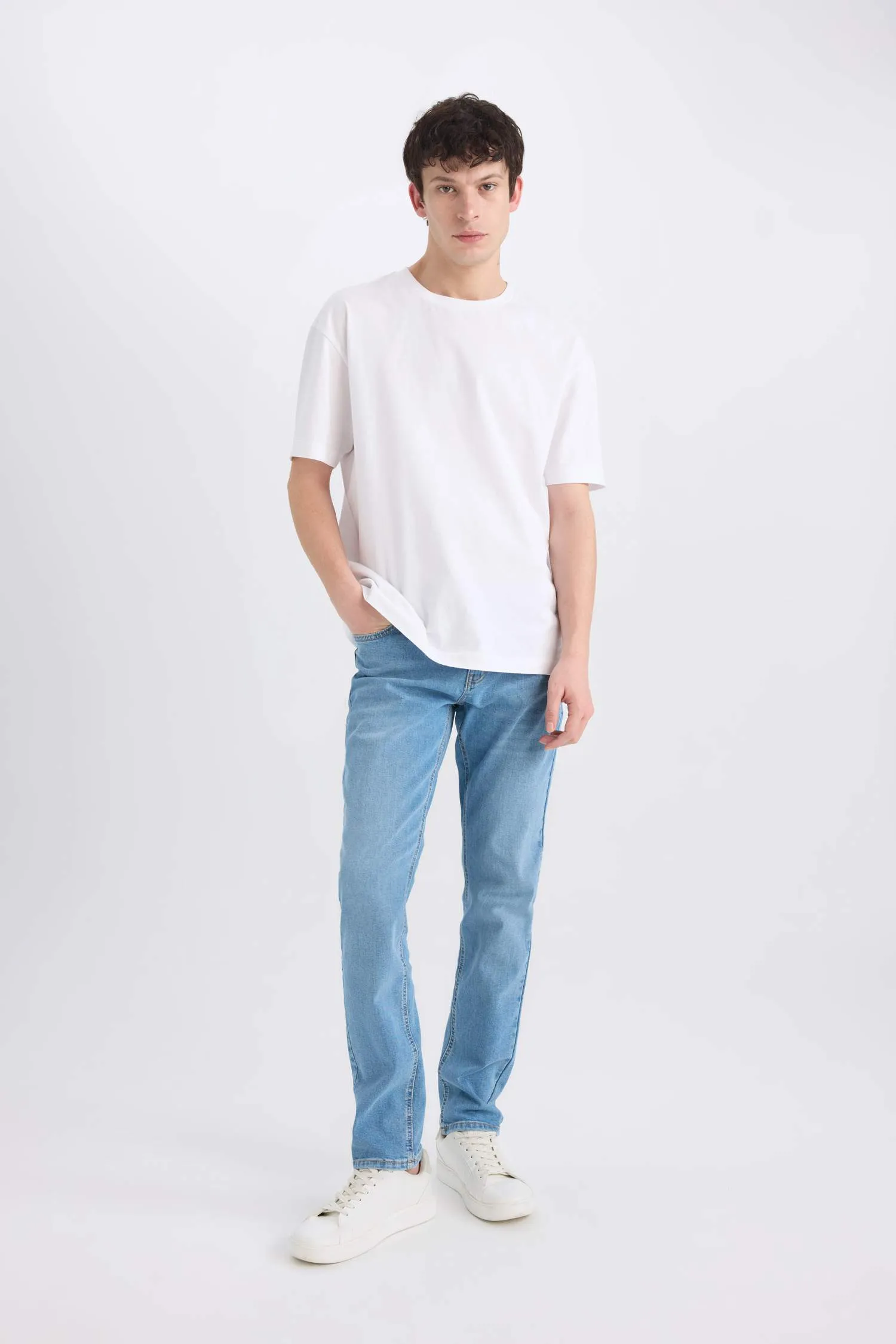 Pedro Slim Fit Normal Waist Slim Leg Jeans