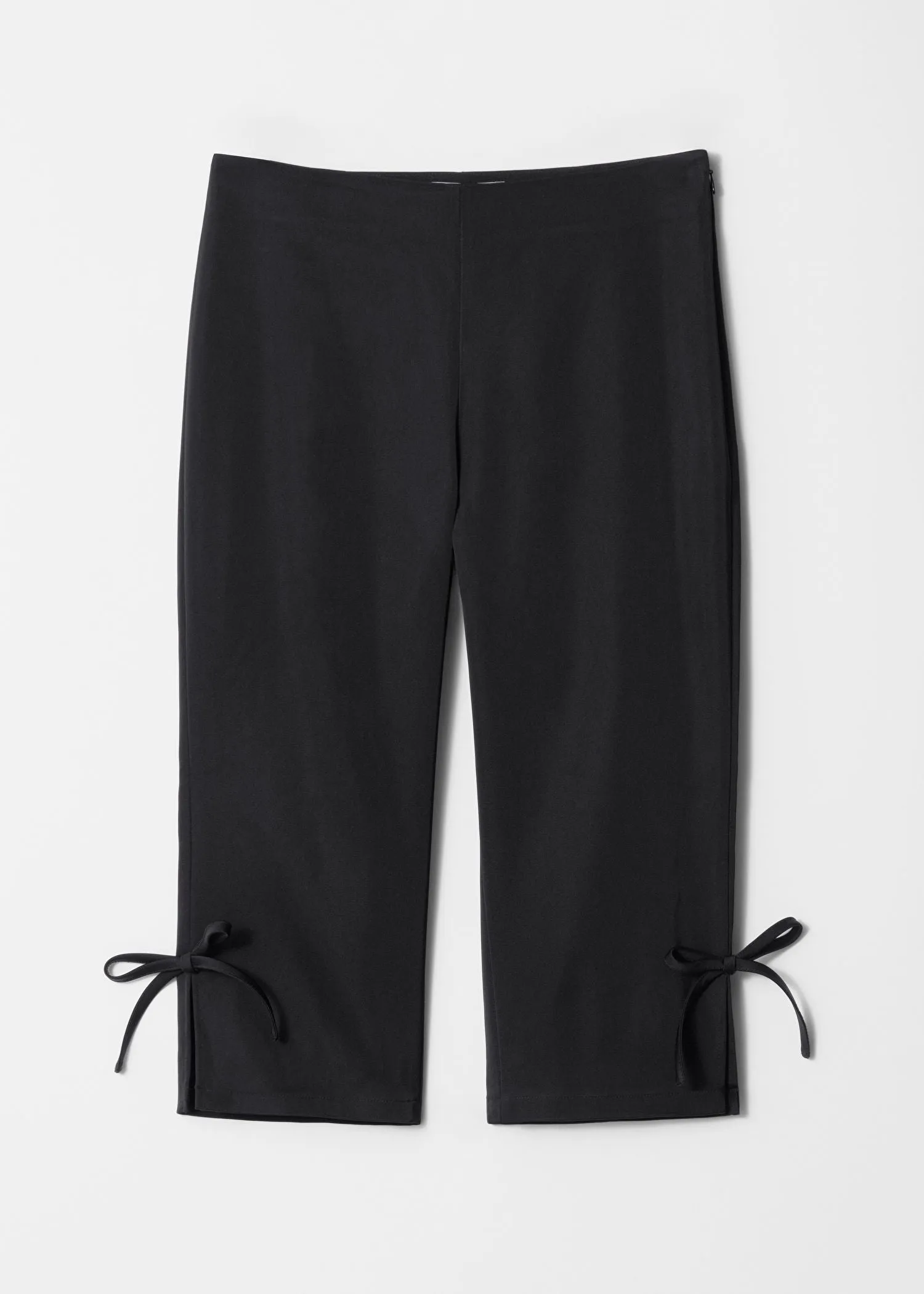Ribbon-Detailed Capri Trousers