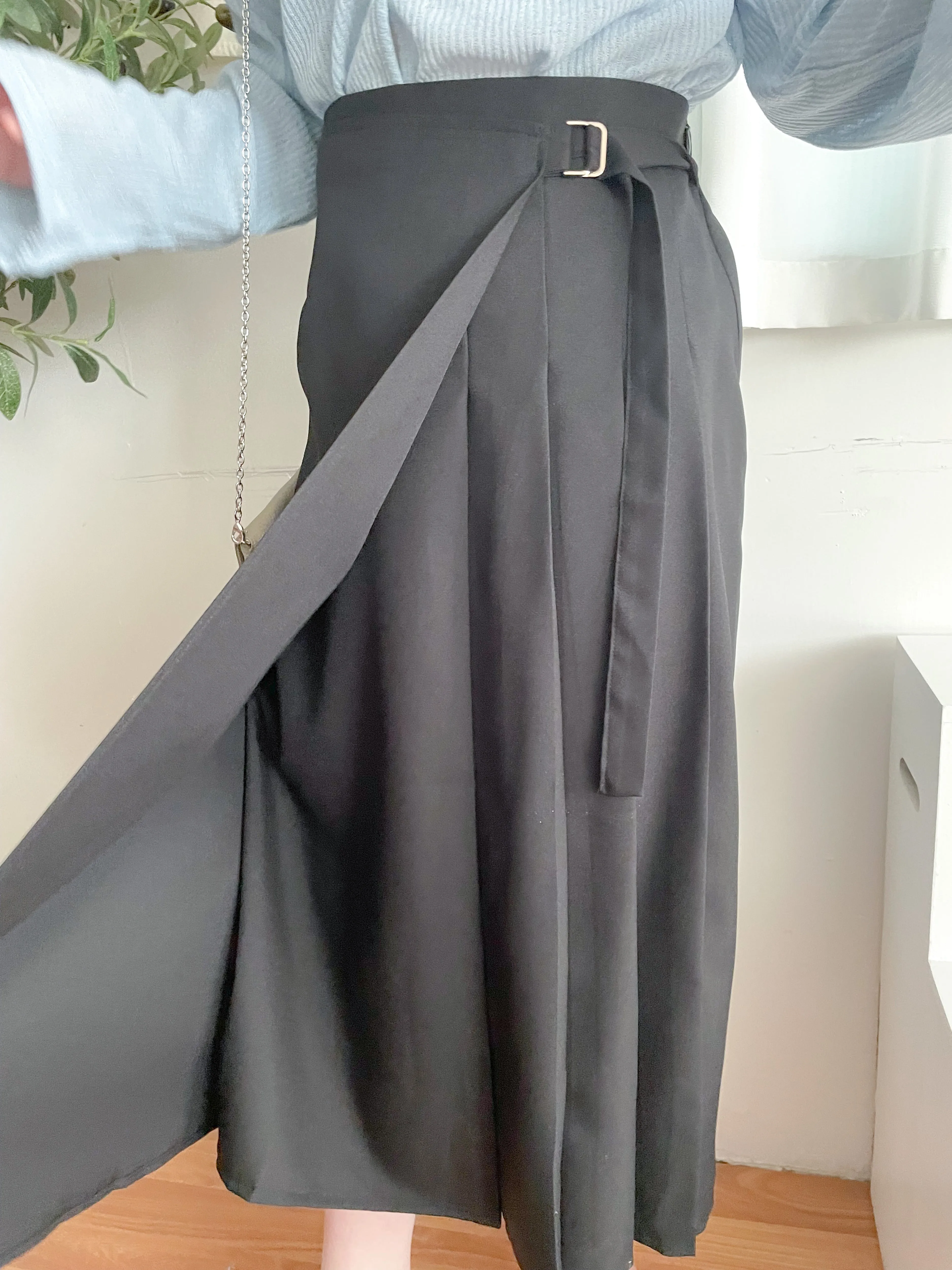 Side Pleated 側釦設計不規則半身裙, Skirt/ SK8797