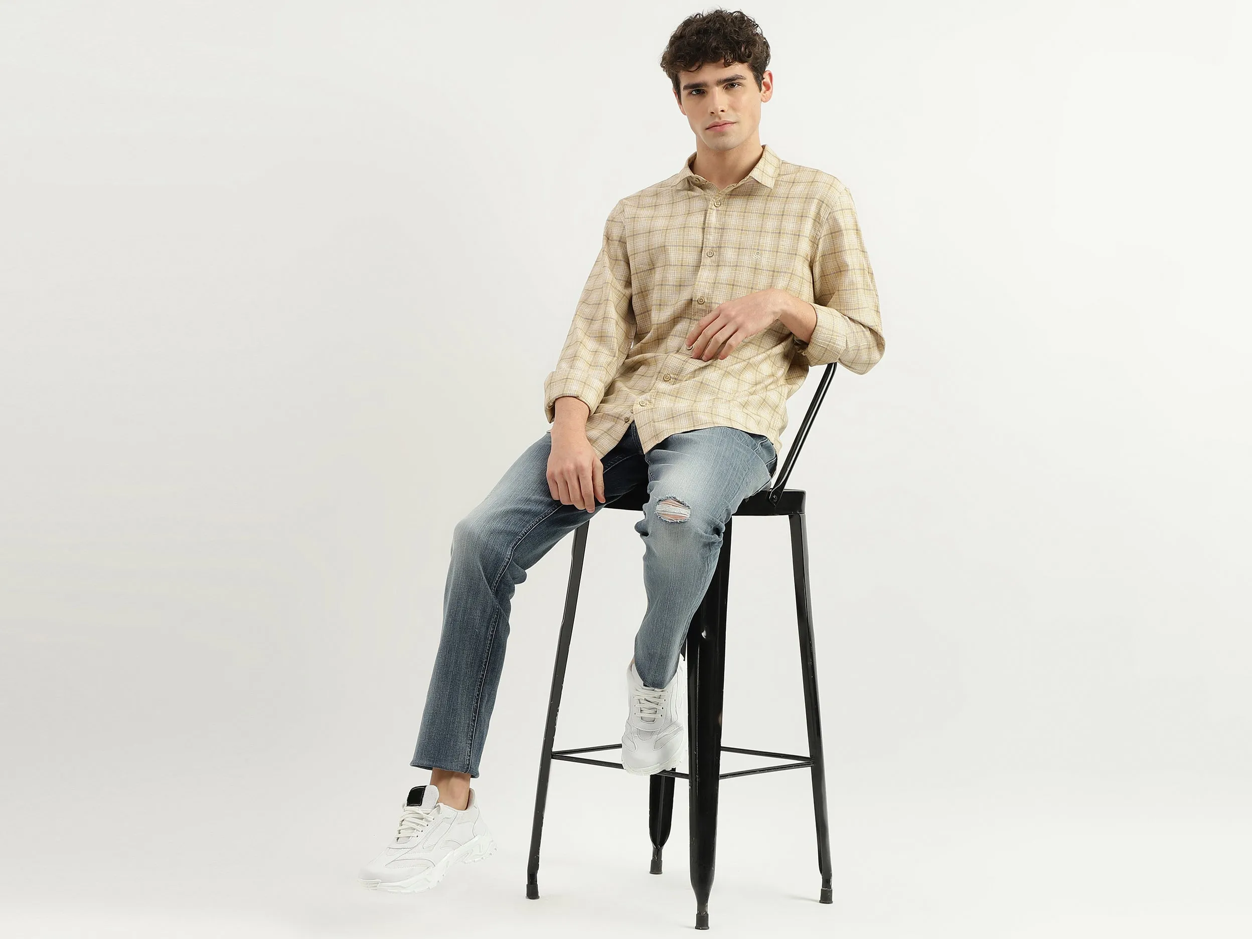 Solid Mid Rise Slim Straight Jeans