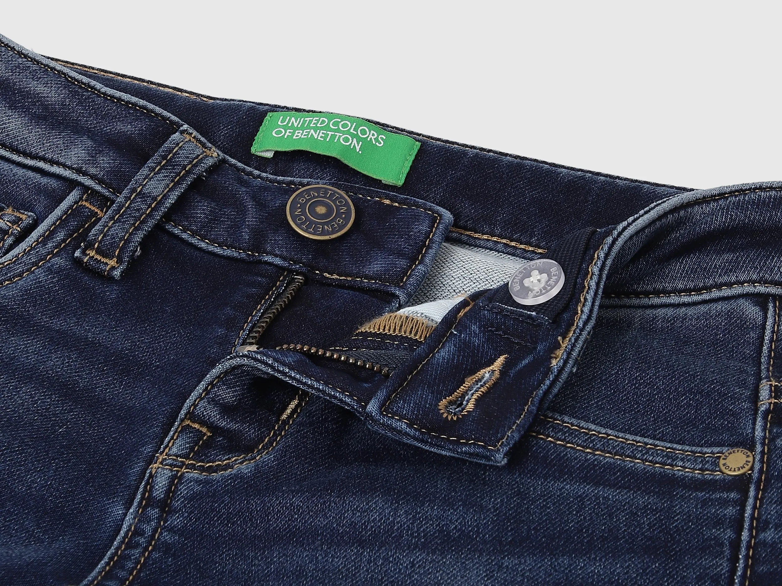 Solid Slim Fit Jeans