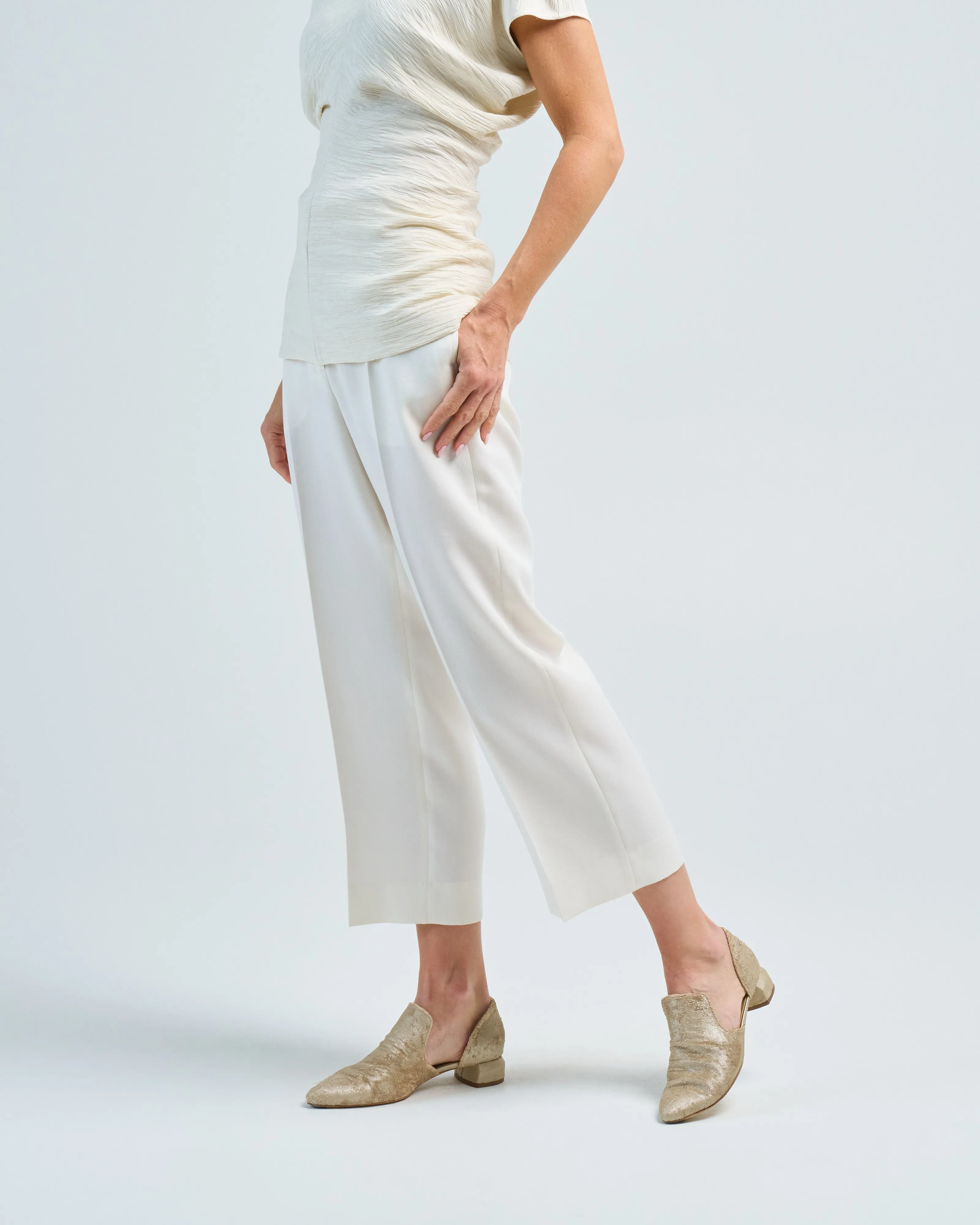 straight cropped trousers