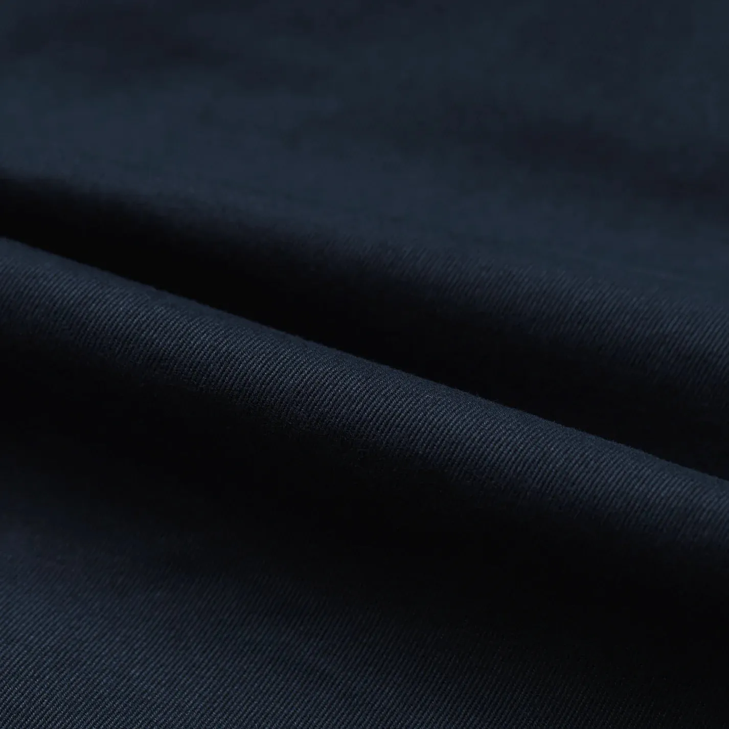 STRAIGHT PLEATED CHINOS