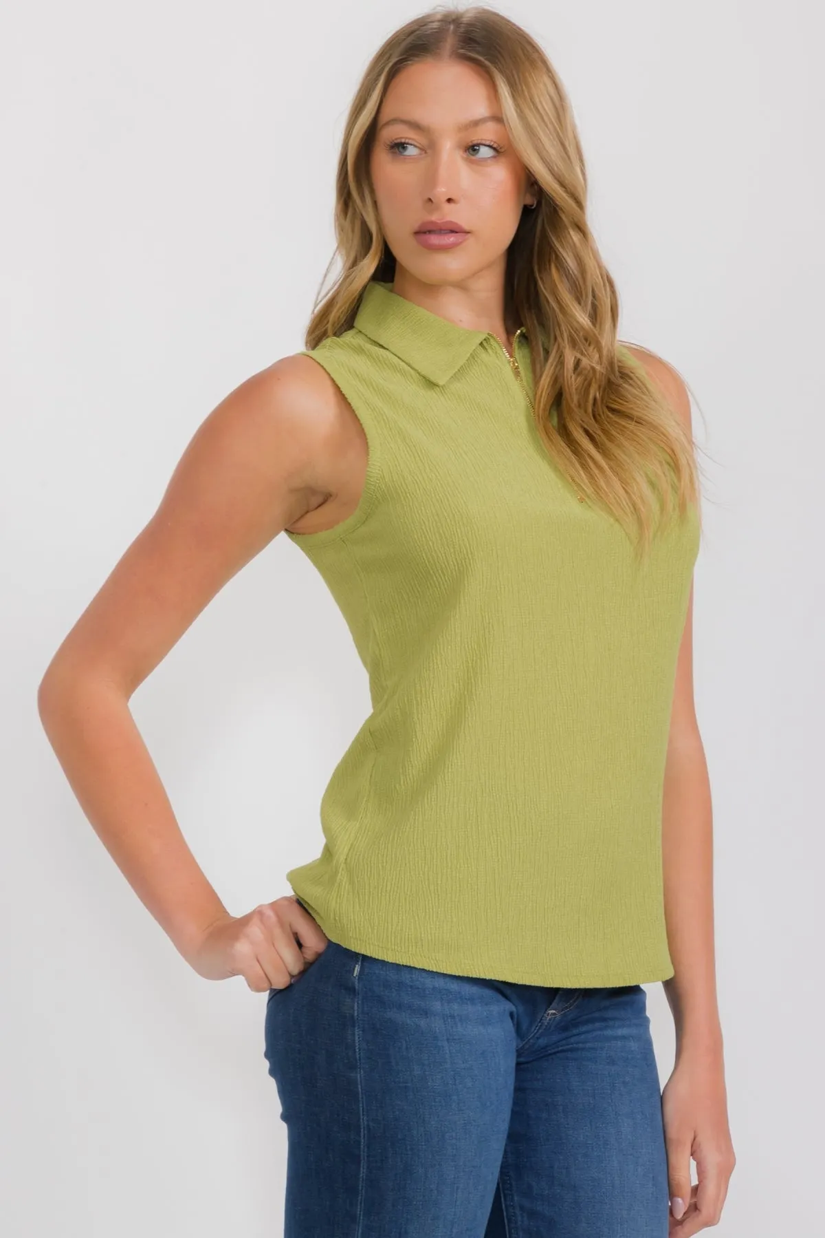 TEXTURE CREPE HALF ZIP COLLAR SLEEVELESS TANK