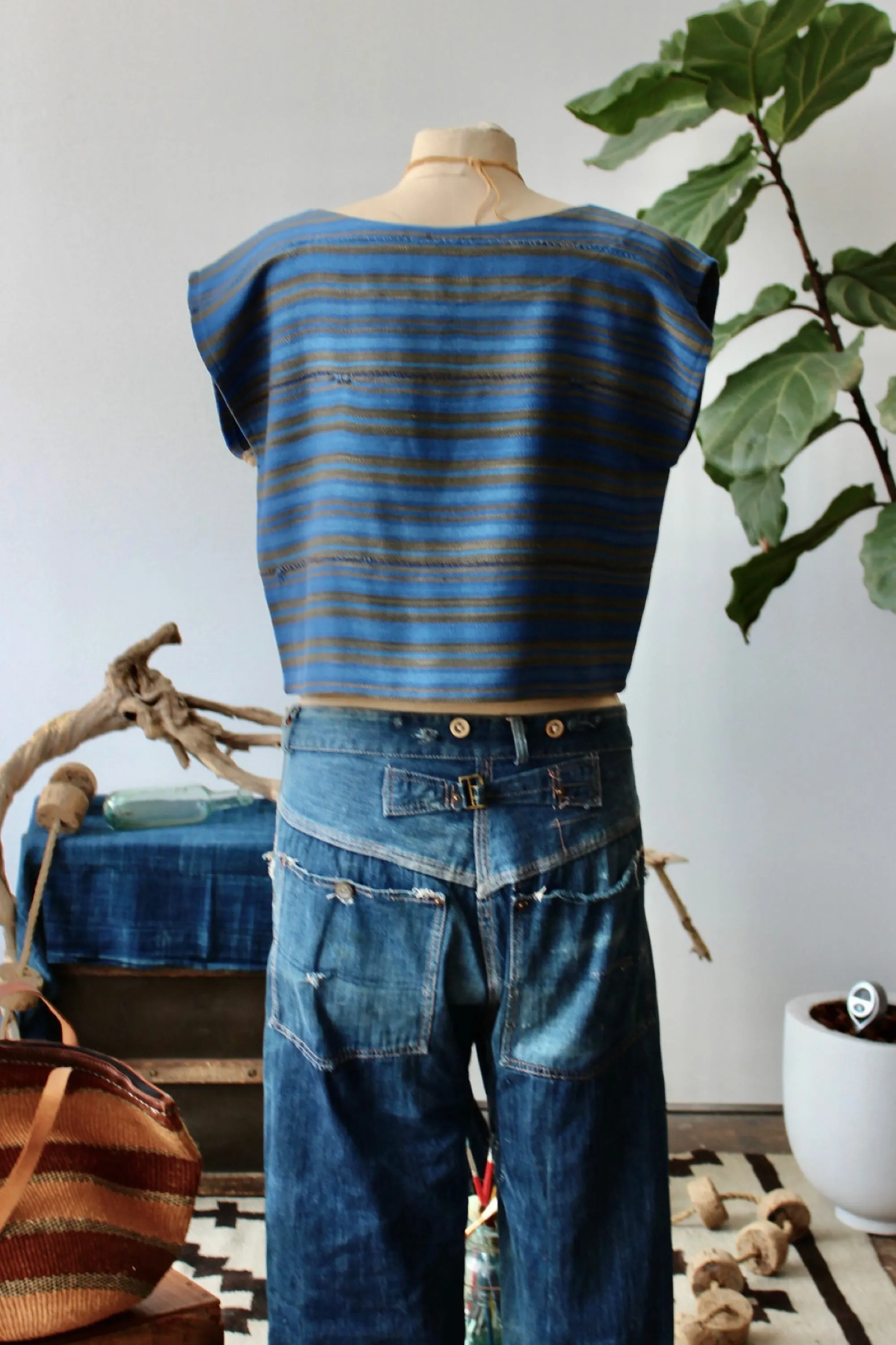 The Highlands Foundry Indigo   Grey Stripe Box Top THF3