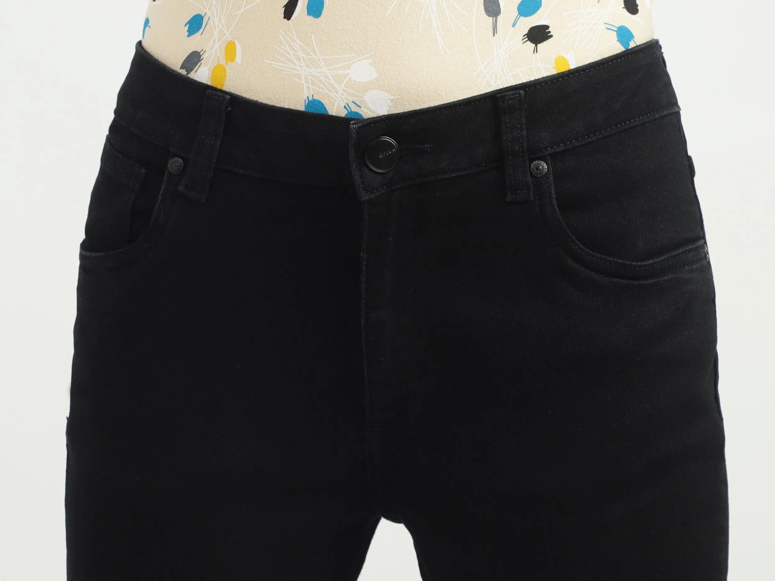 Women Solid Skinny Fit Jeans