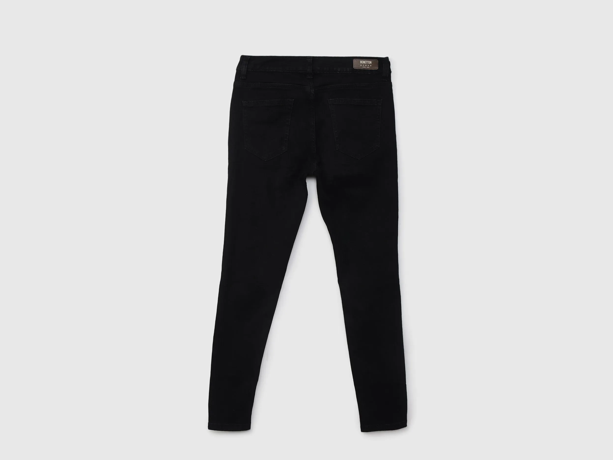 Women Solid Skinny Fit Jeans